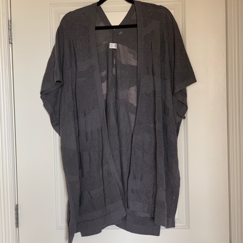 Lululemon Gray Poncho NWOT